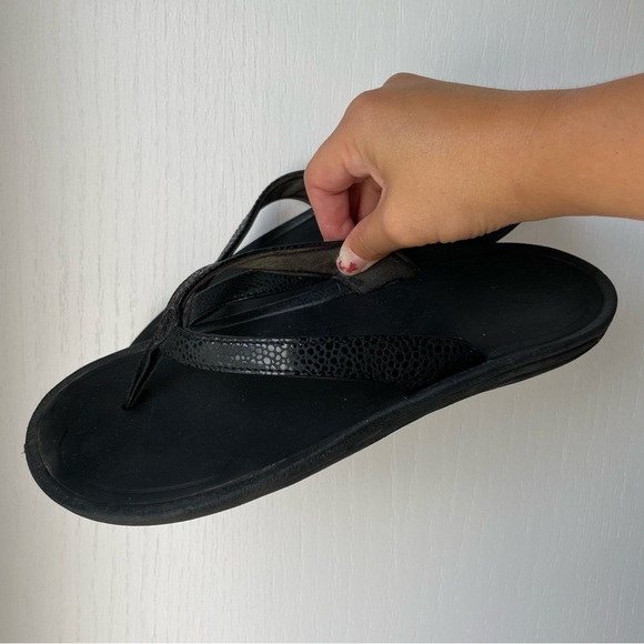 OluKai Black Sandals Size 10 - Picture 1 of 7